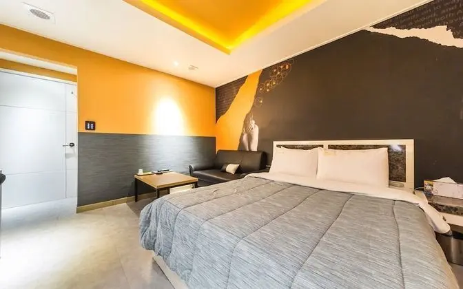 Oda (Special Room (65-inch TV Netflix Avai)