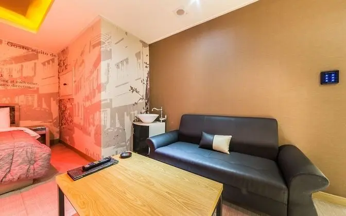 Oda (VIP Room (65-inch TV Netflix Availabl)