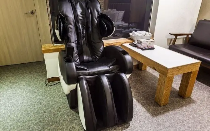 Oda (VIP-Parking Available (Movie Massage )