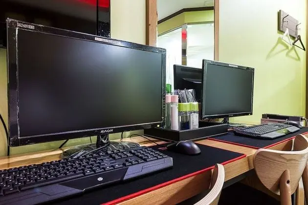 Oda (Couple PC Room (Netflix Available))