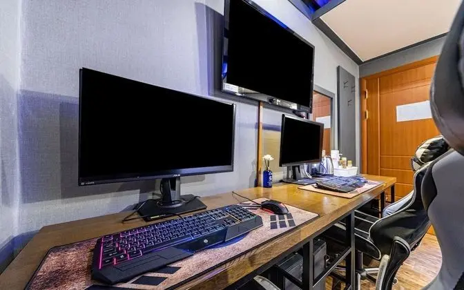 Oda (Couple PC room (bags rolls suddens et)