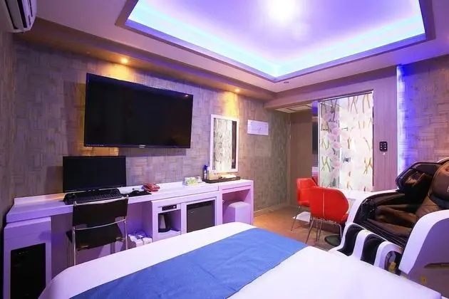 Oda (Massage Room (View Netflix))