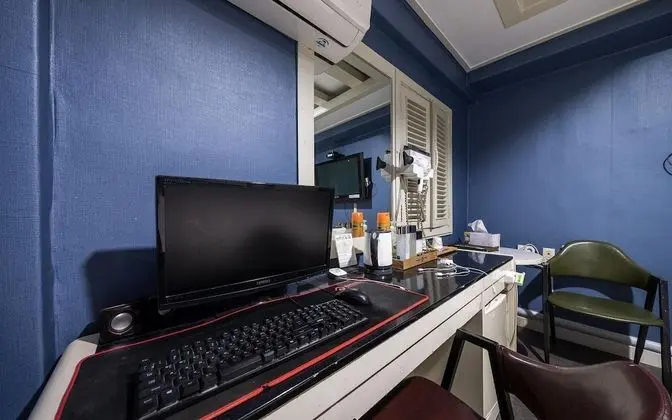 Oda (Standard room (hard PC Netflix instal)