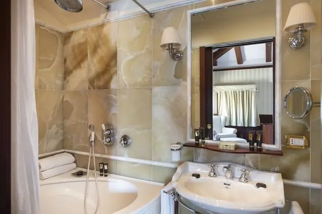 Deluxe Tek Büyük veya İki Ayrı Yataklı Oda, Lagün Manzaralı