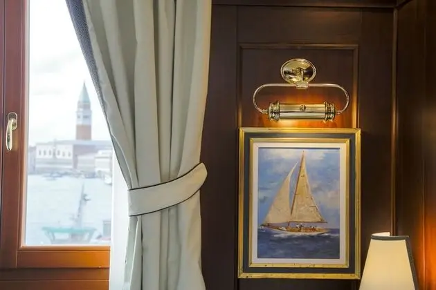 Superior Tek Büyük veya İki Ayrı Yataklı Oda, Lagün Manzaralı