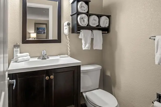 Room 606 - Queen Standard