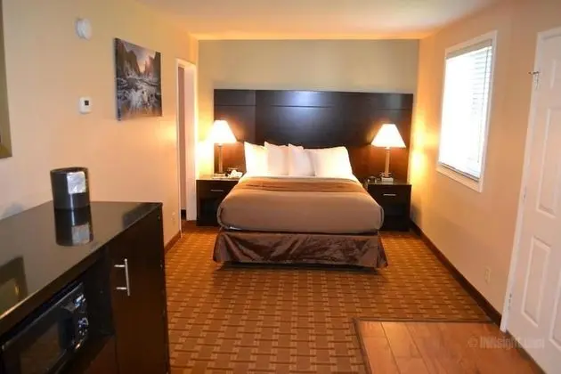 Room 606 - Queen Standard