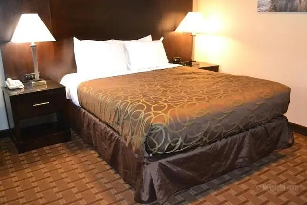 Room 606 - Queen Standard