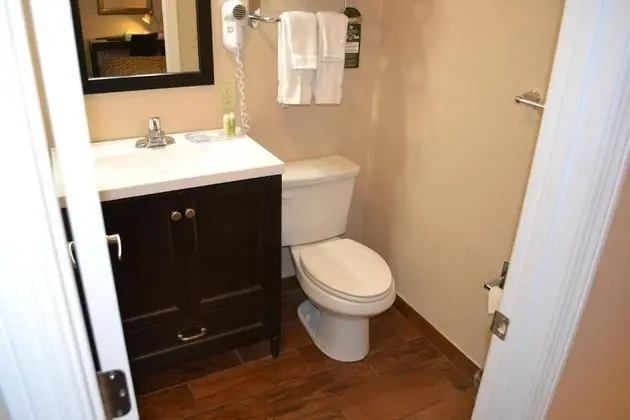Room 606 - Queen Standard