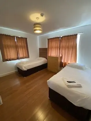 İki Ayrı Yataklı Oda, Banyolu/Duşlu