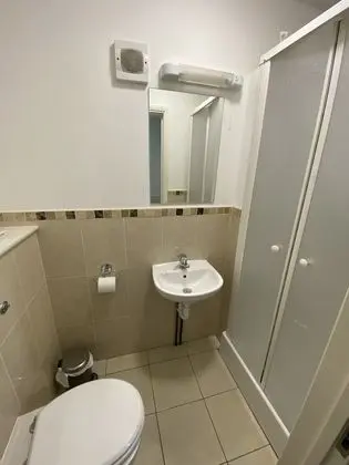 İki Ayrı Yataklı Oda, Banyolu/Duşlu