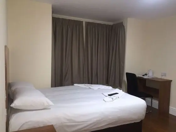Standard Tek Büyük Yataklı Oda