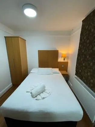 Standard Tek Büyük Yataklı Oda