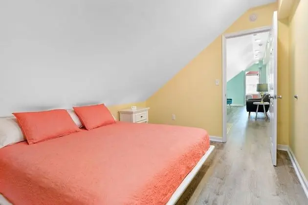 Süit, Birden Çok Yatak (2 Double Beds and 1 King)