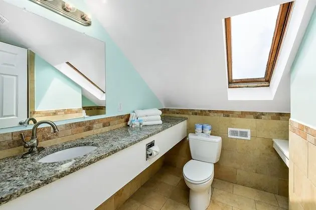 Süit, Birden Çok Yatak (2 Double Beds and 1 King)
