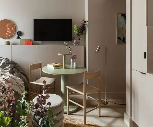 Locke Studio- Adaptable