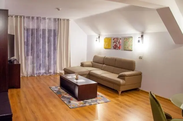 Deluxe Apart Daire, Havuz Manzaralı