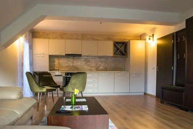 Deluxe Apart Daire, Havuz Manzaralı