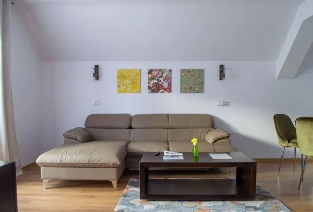 Deluxe Apart Daire, Havuz Manzaralı