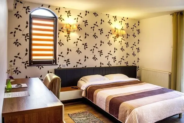 Premium Tek Büyük Yataklı Oda