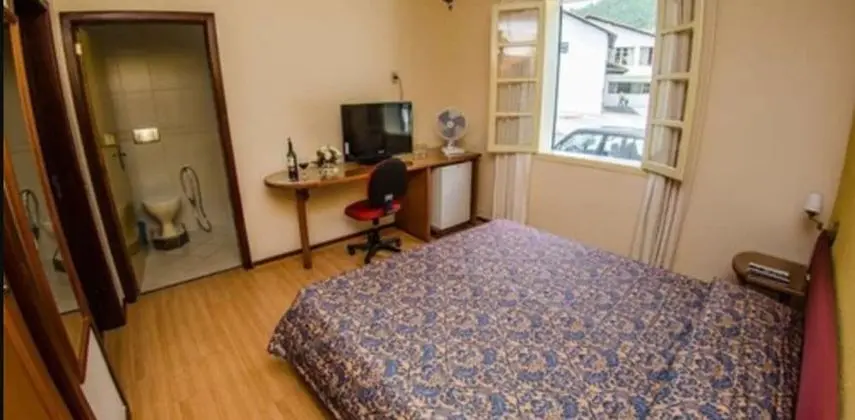 Üç Kişilik Oda