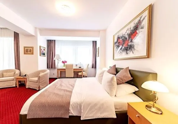 King Double with Balcony (Including smoking area)