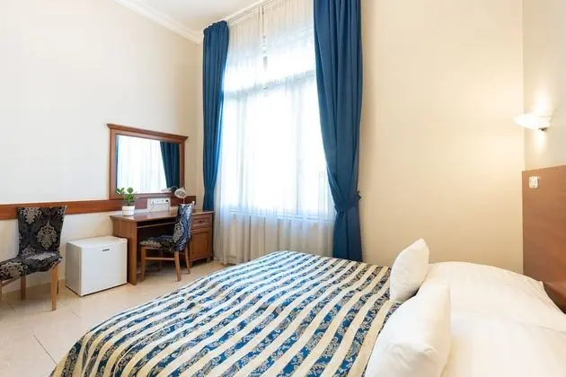 Superior Tek Büyük veya İki Ayrı Yataklı Oda