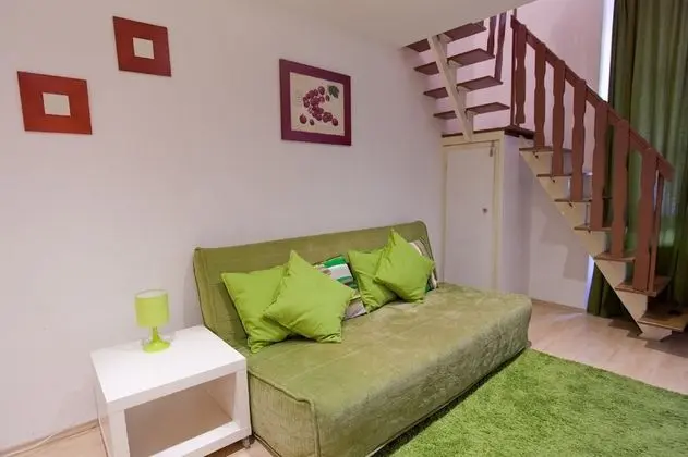 Apart Daire, 2 Yatak Odası, Mutfak (Jokai 3)