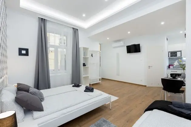 Üç Kişilik Oda