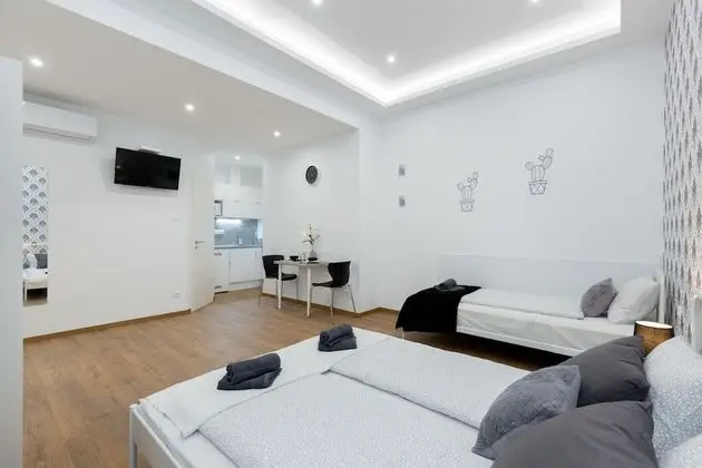 Üç Kişilik Oda