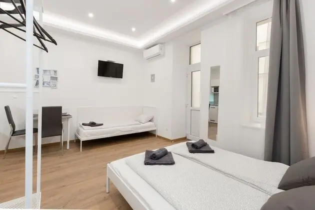 Üç Kişilik Oda