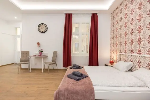 Üç Kişilik Oda