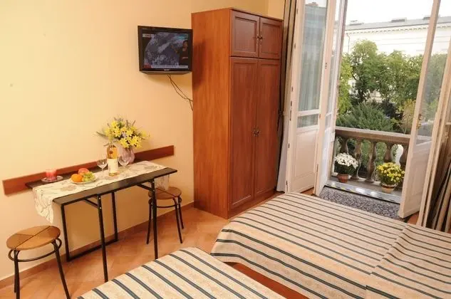 Standard Tek Büyük veya İki Ayrı Yataklı Oda, Şehir Manzaralı