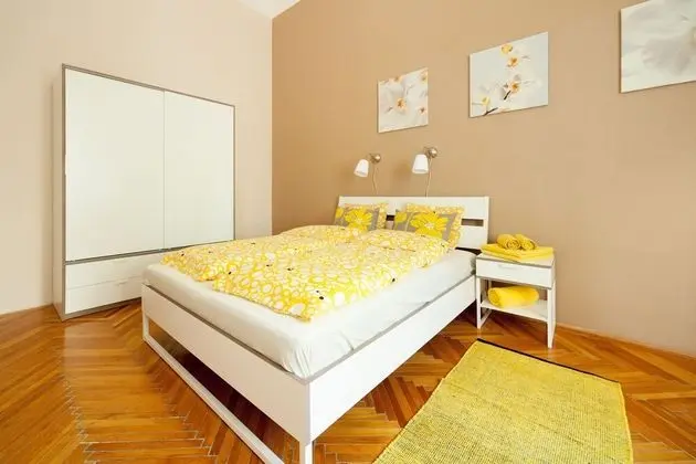 Apartment, 1 Bedroom, in the heart of the city, 1061 Budapest, Liszt Ferenc ter 5.
