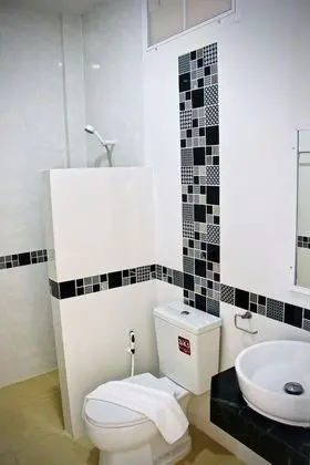 Standard Tek Büyük veya İki Ayrı Yataklı Oda, 1 Yatak Odası, Balkon, Havuz Manzaralı