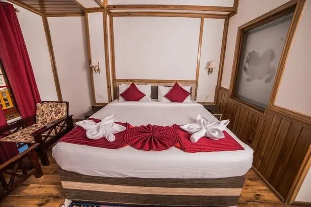 Premium Tek Büyük veya İki Ayrı Yataklı Oda, 1 Çift Kişilik Yatak, Sigara İçilebilir, Tepe Manzaralı