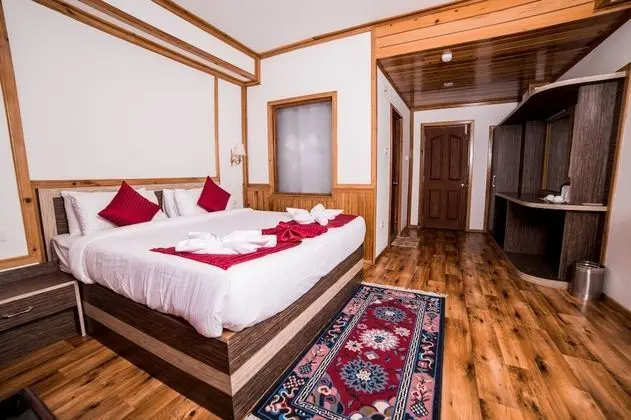 Premium Tek Büyük veya İki Ayrı Yataklı Oda, 1 Çift Kişilik Yatak, Sigara İçilebilir, Tepe Manzaralı