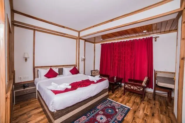 Premium Tek Büyük veya İki Ayrı Yataklı Oda, 1 Çift Kişilik Yatak, Sigara İçilebilir, Tepe Manzaralı