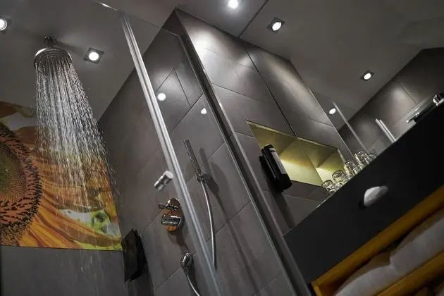 Üç Kişilik Oda (21 m²)