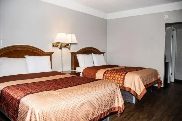 Standard Room, 2 Queen Beds, Non Smoking (ground floor)