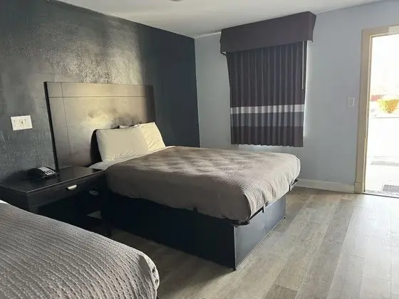 Tek Büyük Yataklı Oda, 2 Çift Kişilik Yatak, Sigara İçilmez
