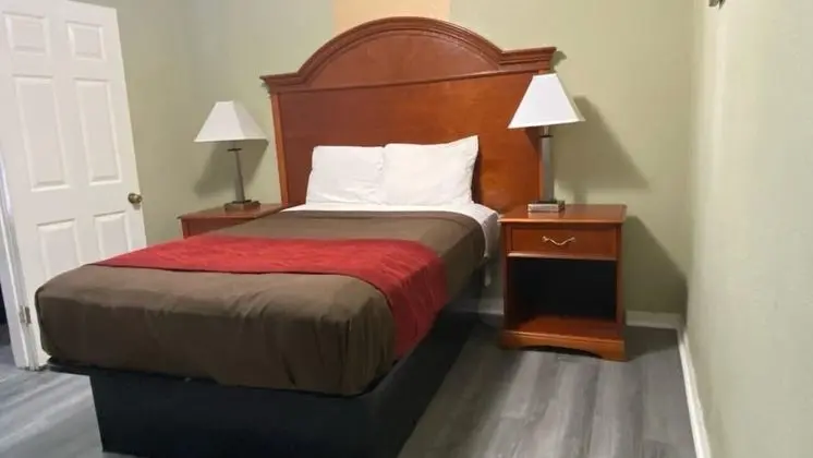 Basic Tek Kişilik Oda, 1 Büyük (Queen) Boy Yatak, Zemin Kat