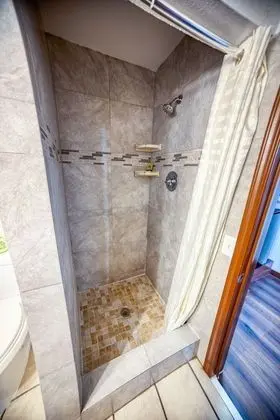 Basic Oda, 1 Büyük (Queen) Boy Yatak, Sigara İçilmez