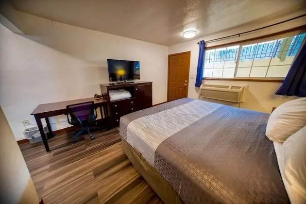 Basic Oda, 1 Büyük (Queen) Boy Yatak, Sigara İçilmez