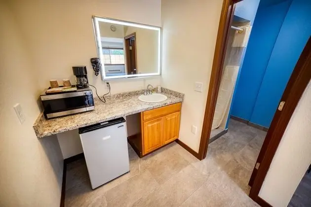 Basic Oda, 1 Büyük (Queen) Boy Yatak, Sigara İçilmez