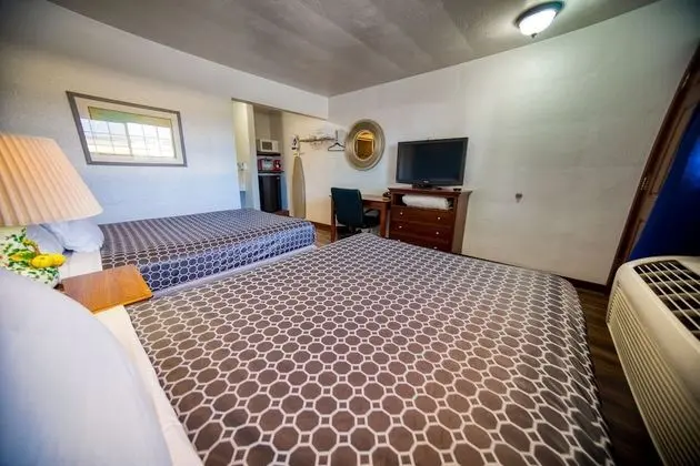 Basic Oda, 2 Büyük (Queen) Boy Yatak, Sigara İçilmez