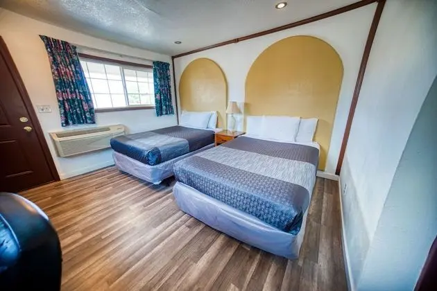 Basic Oda, 2 Büyük (Queen) Boy Yatak, Sigara İçilmez