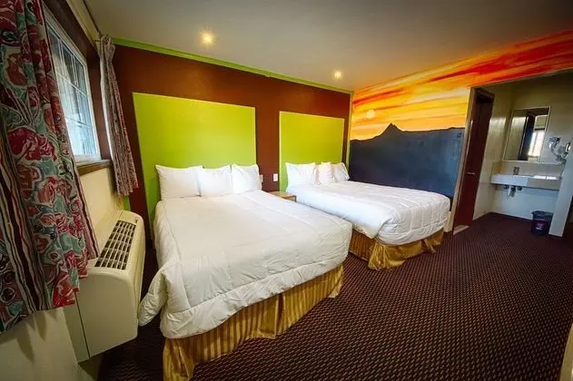 Basic Oda, 2 Büyük (Queen) Boy Yatak, Sigara İçilmez