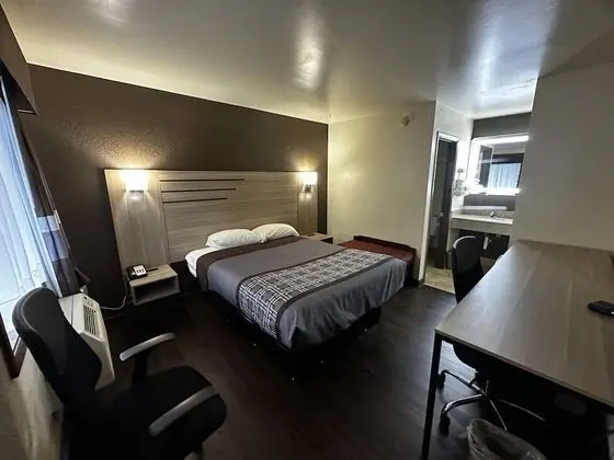 Oda, 1 Büyük (Queen) Boy Yatak, Sigara İçilmez