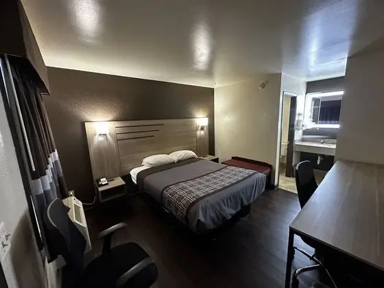 Oda, 1 Büyük (Queen) Boy Yatak, Sigara İçilmez